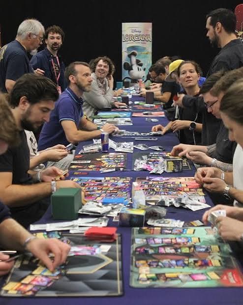 Jugadores compitiendo en el Championship Wilds Unknown